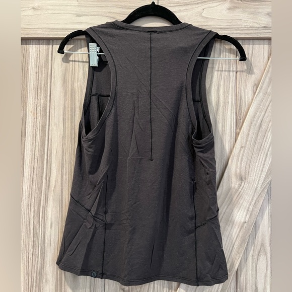 Lululemon tank top size 6 - Picture 2 of 3